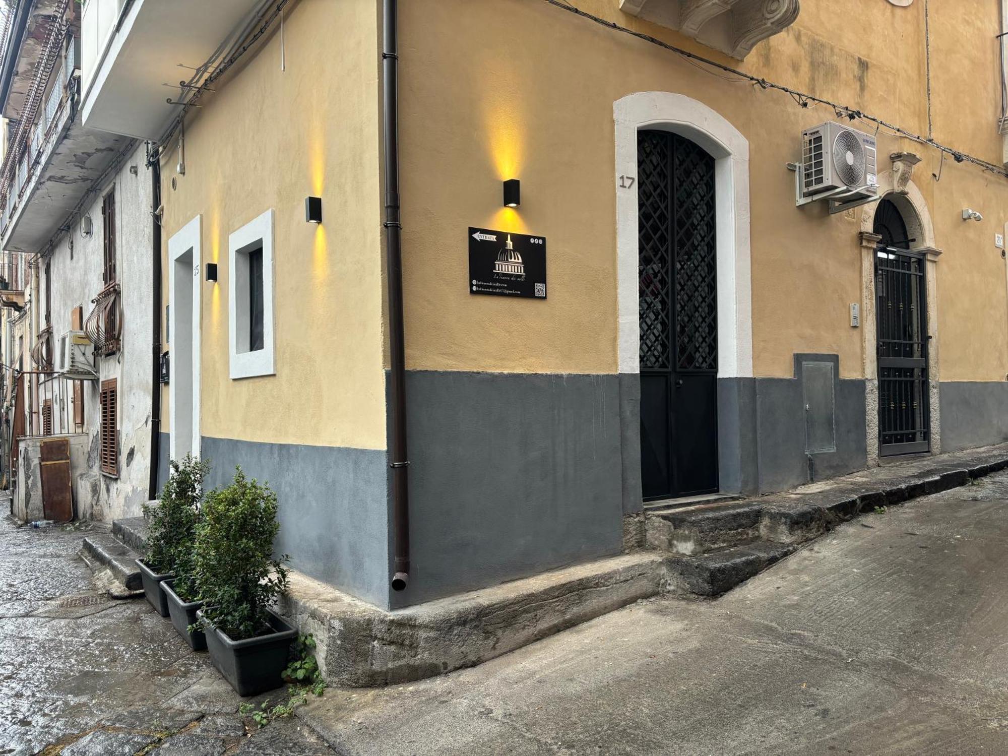 La Dimora Dei Mille Villa Catania Exteriör bild